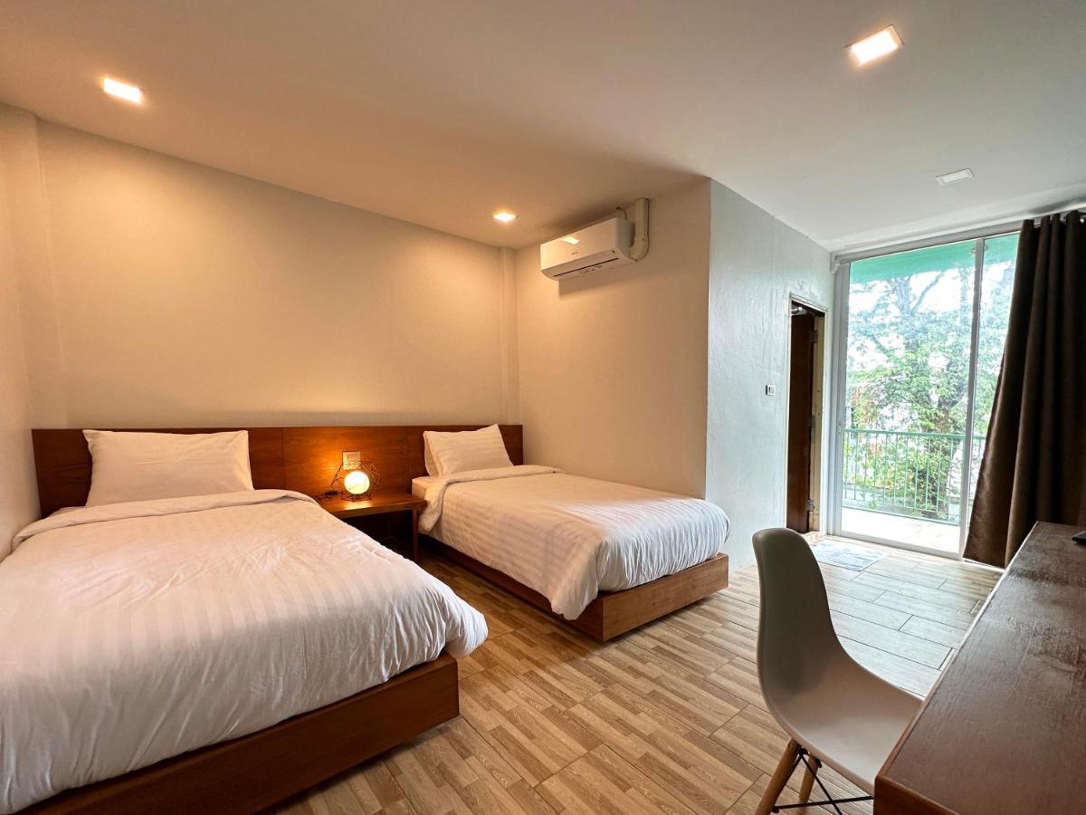 Plernpetch Hotel Surat Thani Exteriör bild