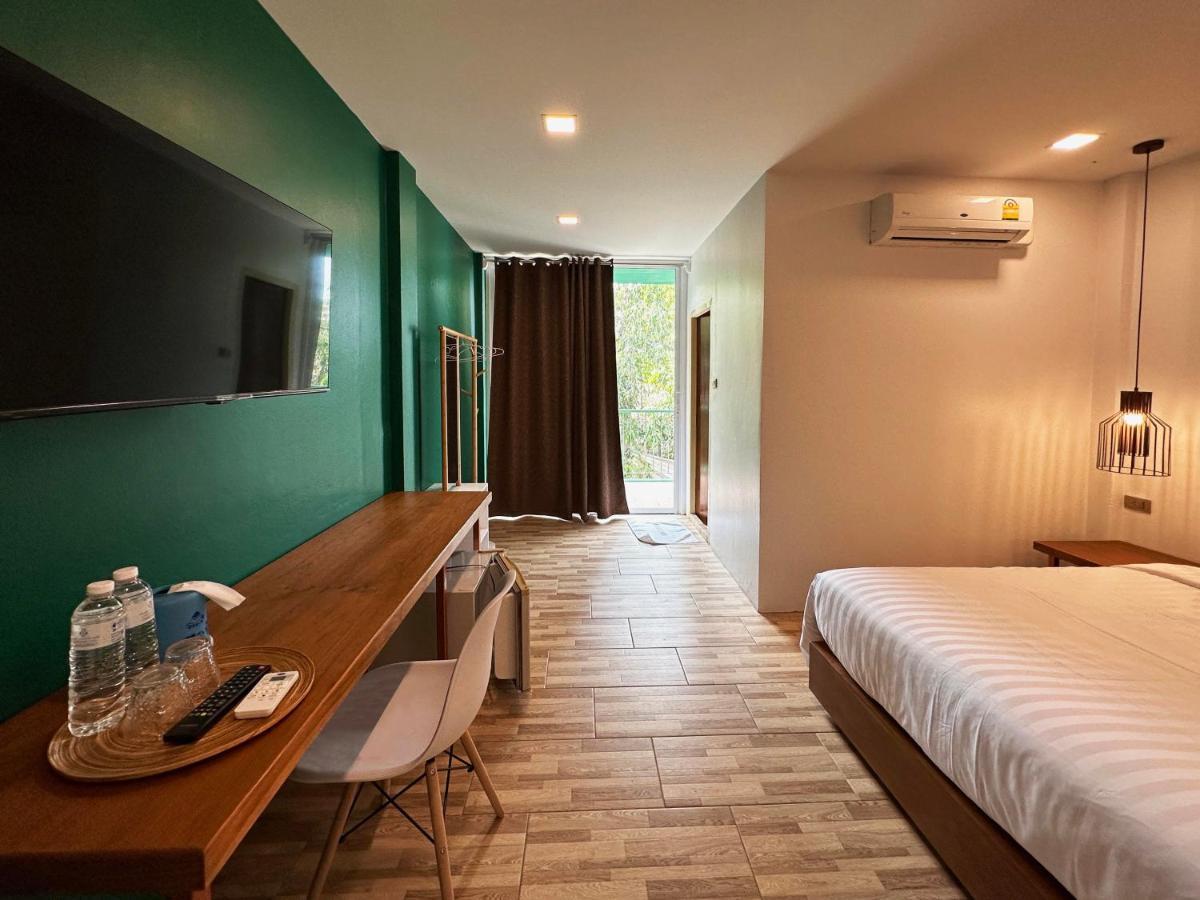 Plernpetch Hotel Surat Thani Exteriör bild