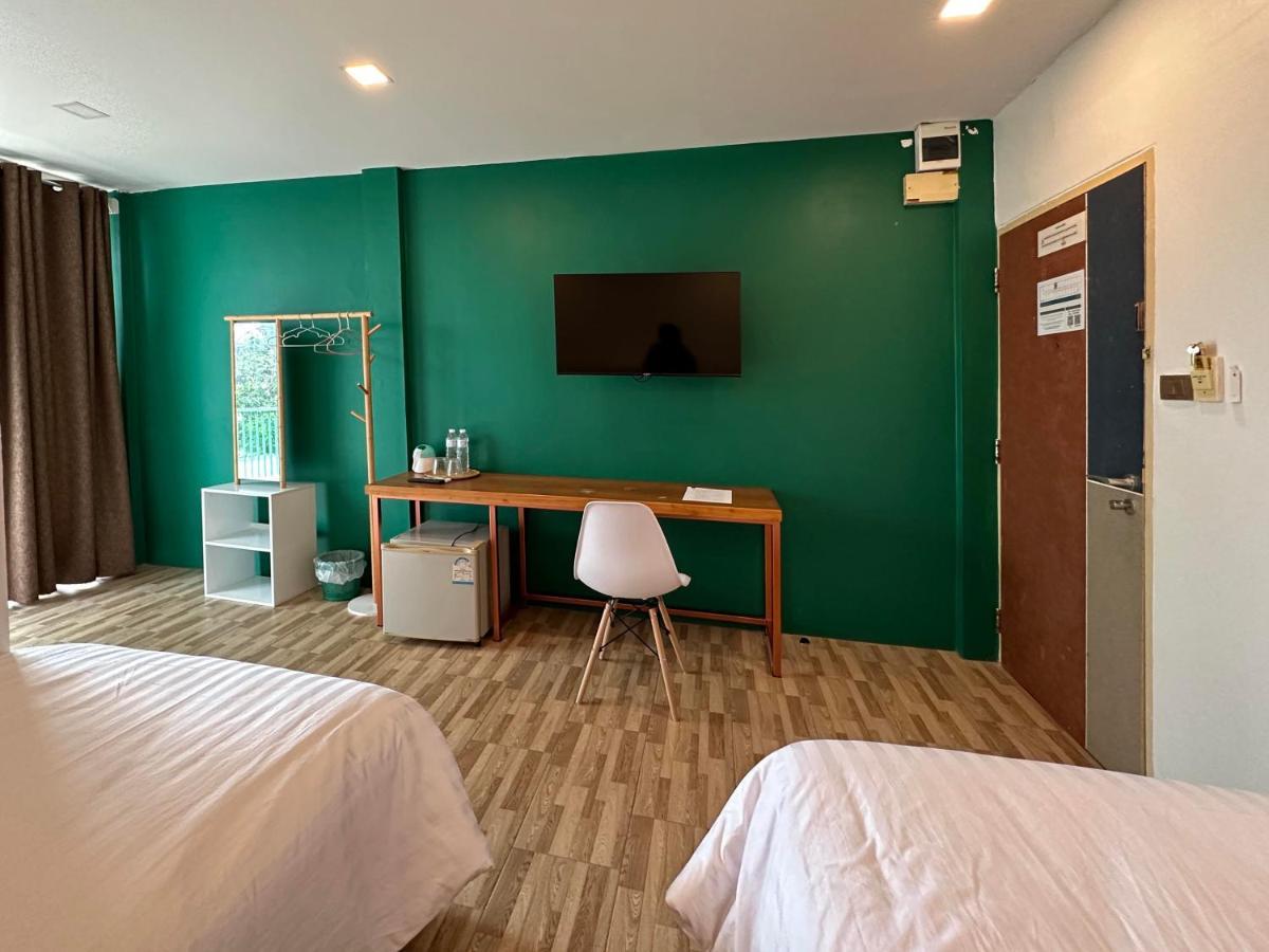 Plernpetch Hotel Surat Thani Exteriör bild