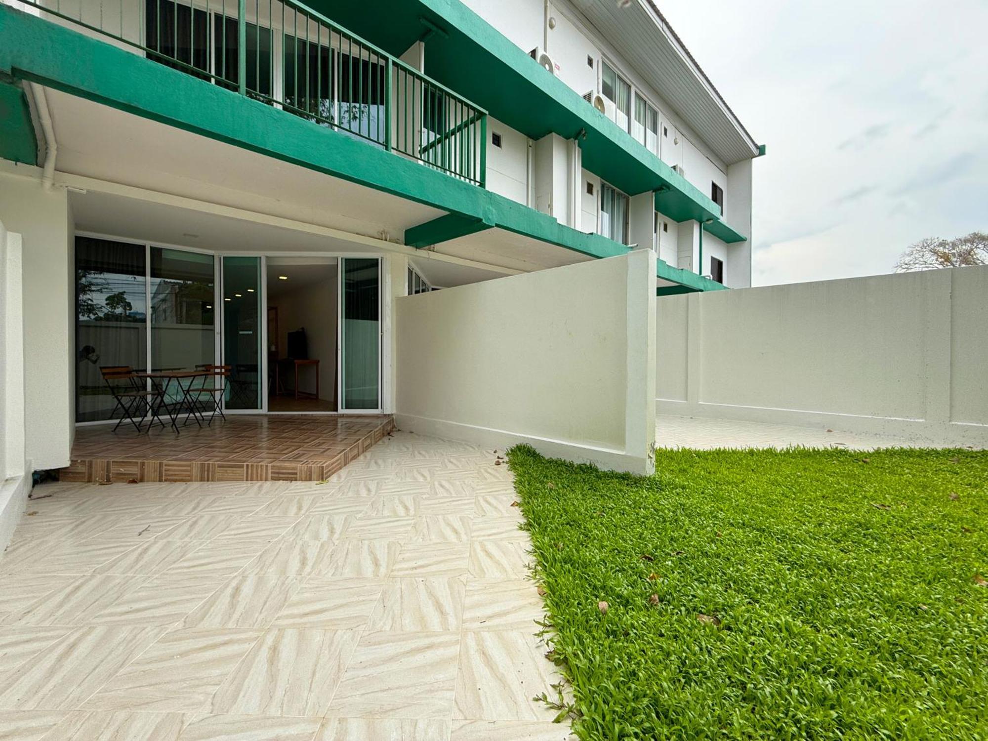 Plernpetch Hotel Surat Thani Exteriör bild