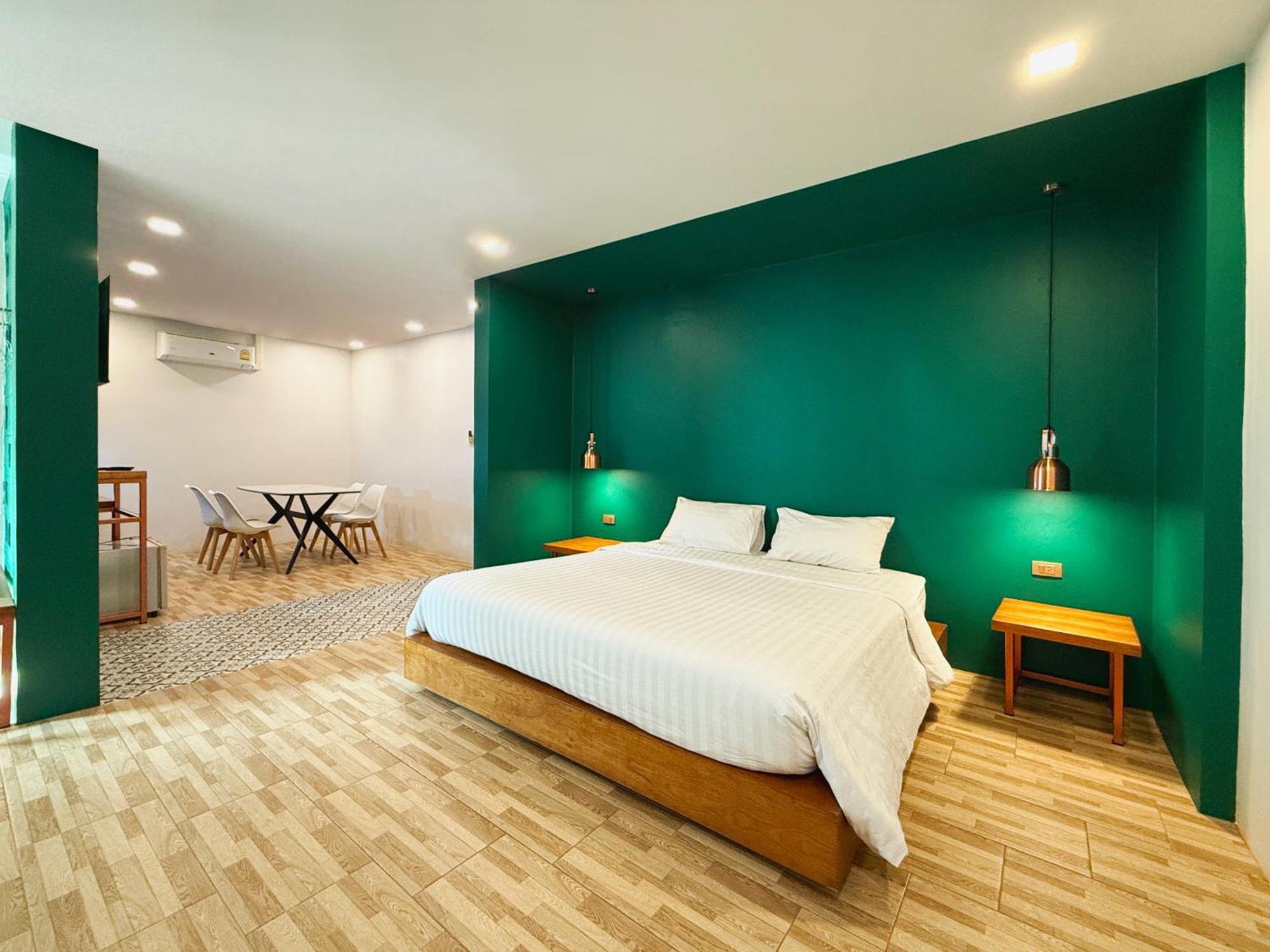 Plernpetch Hotel Surat Thani Exteriör bild